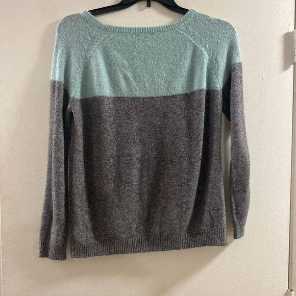 Forever 21 Soft Blue/ Grey Knit Lightweight Sweater - Picture 3 of 4